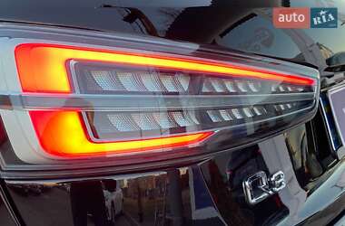 Позашляховик / Кросовер Audi Q3 2015 в 