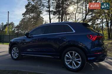 Позашляховик / Кросовер Audi Q3 2021 в 