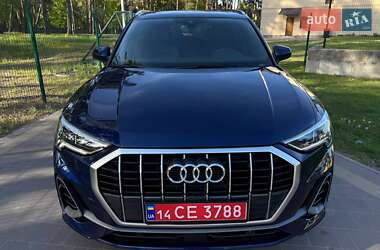 Позашляховик / Кросовер Audi Q3 2021 в 