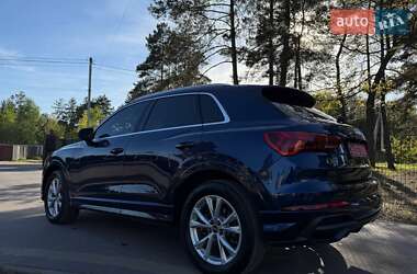 Позашляховик / Кросовер Audi Q3 2021 в 