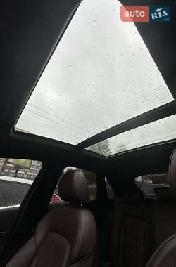 Внедорожник / Кроссовер Audi Q3 2011 в 