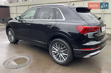Внедорожник / Кроссовер Audi Q3 2021 в 