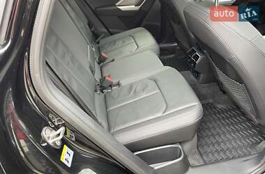 Внедорожник / Кроссовер Audi Q3 2021 в 