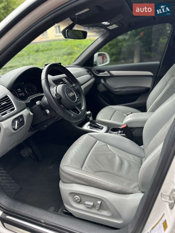 Внедорожник / Кроссовер Audi Q3 2017 в Тернополе