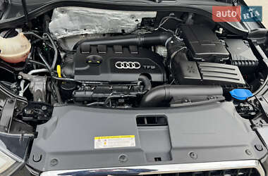 Позашляховик / Кросовер Audi Q3 2015 в 
