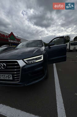 Позашляховик / Кросовер Audi Q3 2015 в 