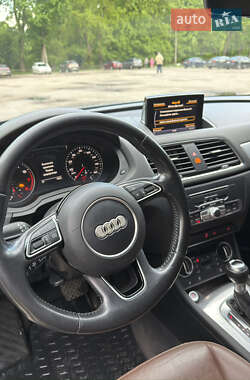 Внедорожник / Кроссовер Audi Q3 2016 в 