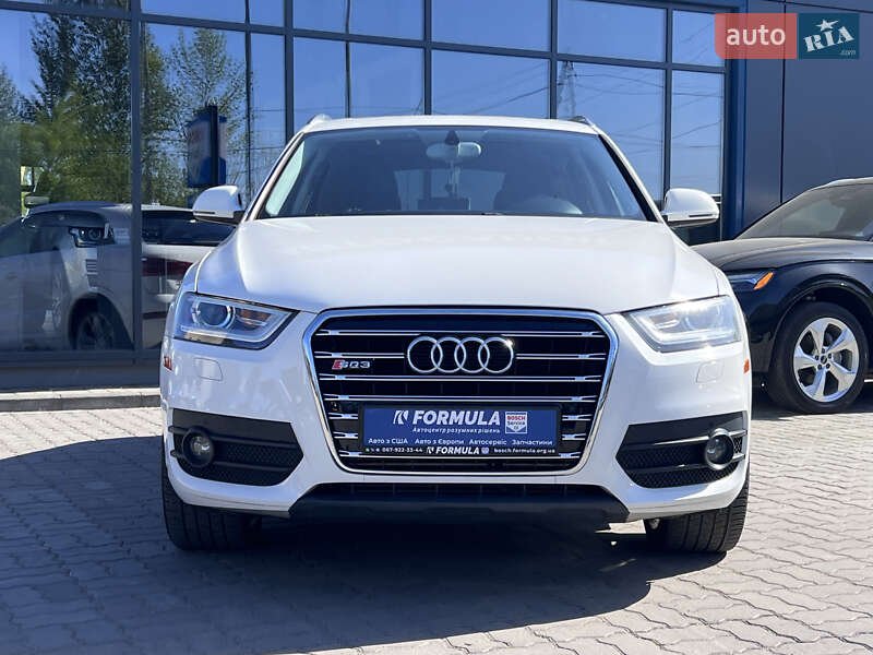 Позашляховик / Кросовер Audi Q3 2015 в Нововолинську