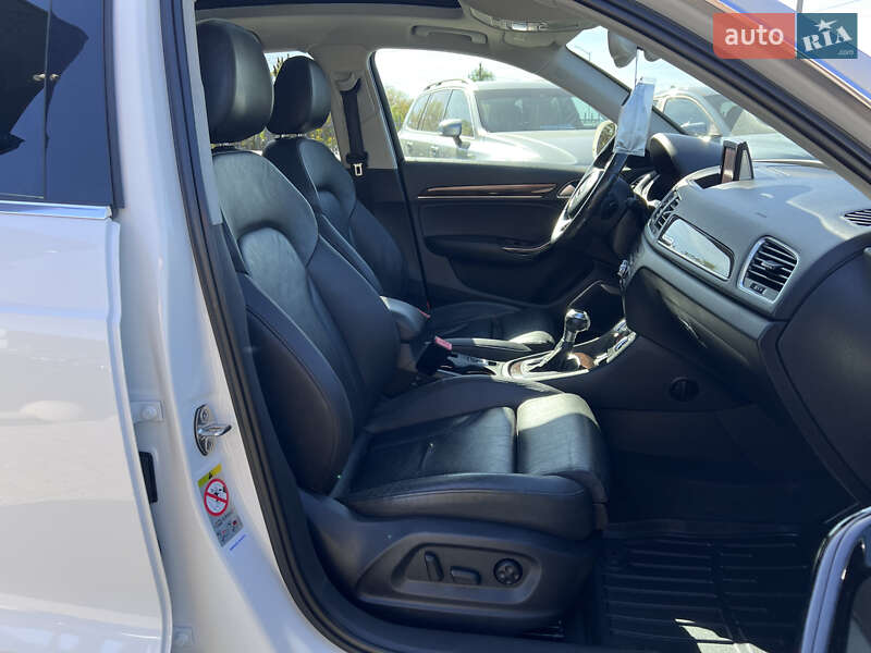 Позашляховик / Кросовер Audi Q3 2015 в Нововолинську