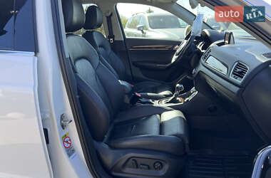 Внедорожник / Кроссовер Audi Q3 2015 в 