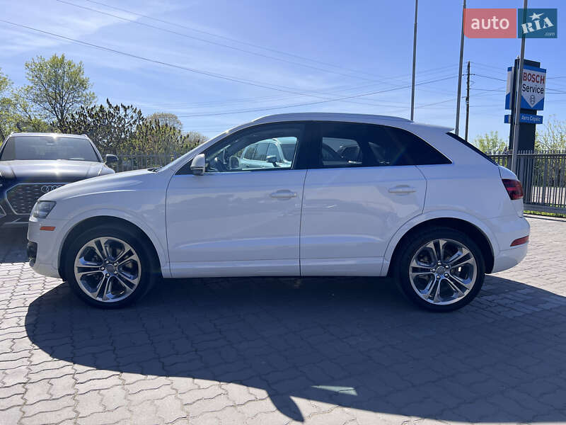 Позашляховик / Кросовер Audi Q3 2015 в Нововолинську