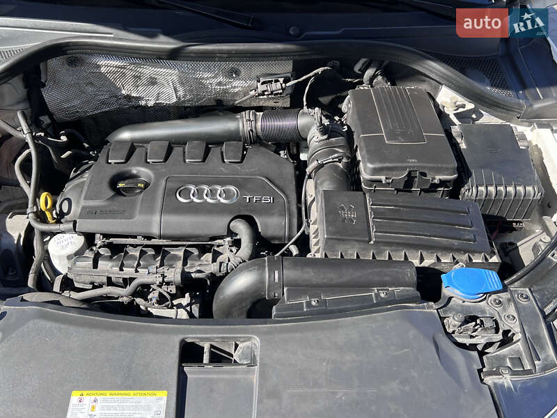 Позашляховик / Кросовер Audi Q3 2015 в Нововолинську
