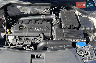 Внедорожник / Кроссовер Audi Q3 2015 в 