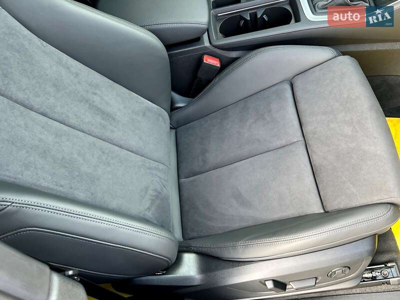 Внедорожник / Кроссовер Audi Q3 2024 в Киеве