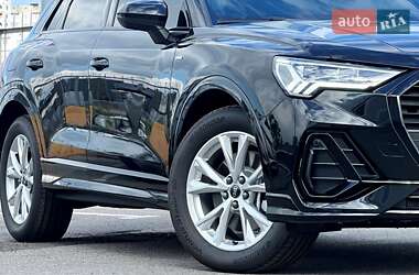 Внедорожник / Кроссовер Audi Q3 2024 в 