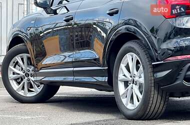 Внедорожник / Кроссовер Audi Q3 2024 в 