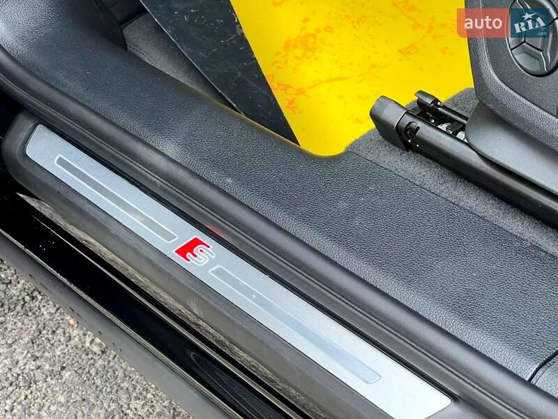 Внедорожник / Кроссовер Audi Q3 2024 в Киеве