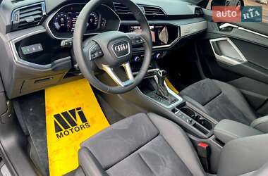 Внедорожник / Кроссовер Audi Q3 2024 в 