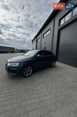 Позашляховик / Кросовер Audi Q3 2015 в 