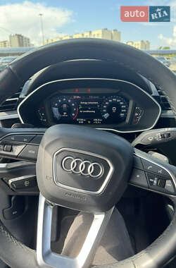 Позашляховик / Кросовер Audi Q3 2023 в 