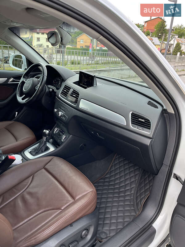 Позашляховик / Кросовер Audi Q3 2014 в Львові