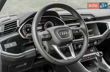 Позашляховик / Кросовер Audi Q3 2020 в 