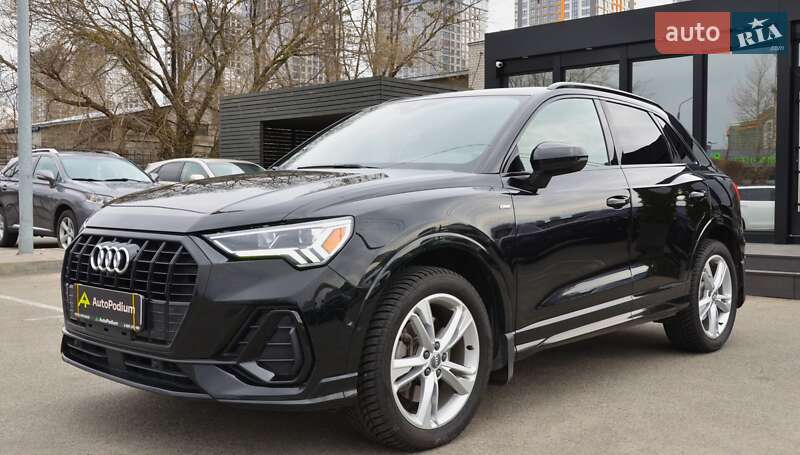 Внедорожник / Кроссовер Audi Q3 2019 в Киеве