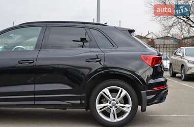 Внедорожник / Кроссовер Audi Q3 2019 в 