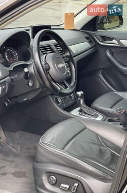 Внедорожник / Кроссовер Audi Q3 2016 в 