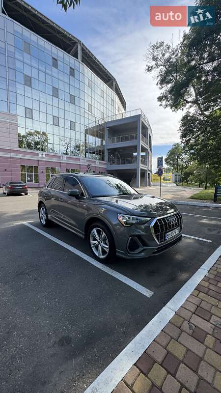 Позашляховик / Кросовер Audi Q3 2020 в Одесі