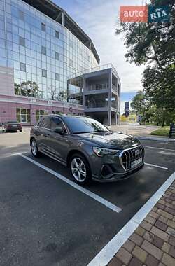 Внедорожник / Кроссовер Audi Q3 2020 в 