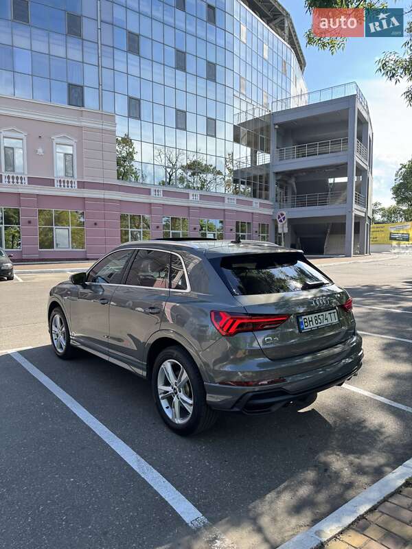 Позашляховик / Кросовер Audi Q3 2020 в Одесі
