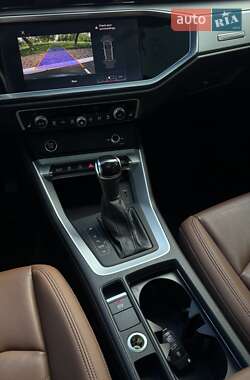 Внедорожник / Кроссовер Audi Q3 2020 в 