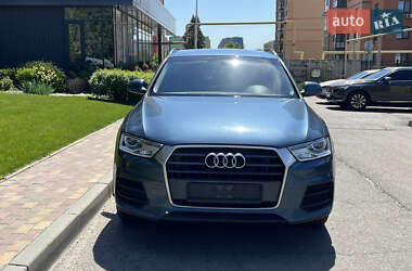Внедорожник / Кроссовер Audi Q3 2016 в 