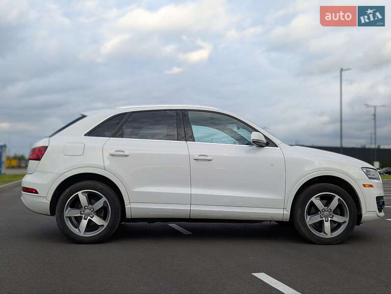Внедорожник / Кроссовер Audi Q3 2015 в Киеве