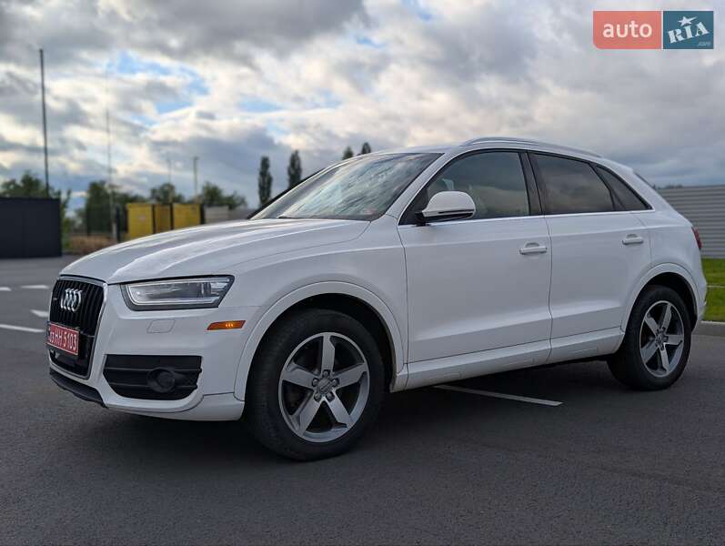 Внедорожник / Кроссовер Audi Q3 2015 в Киеве
