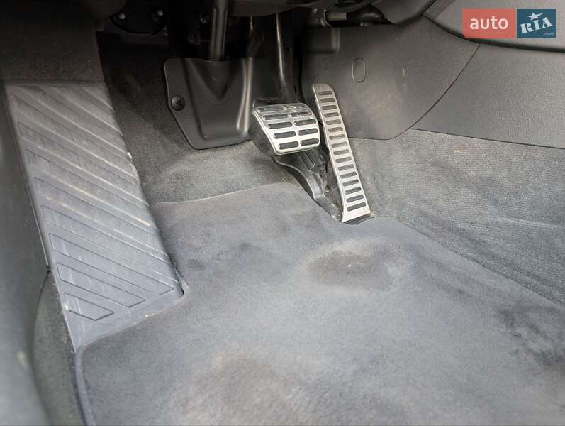 Внедорожник / Кроссовер Audi Q3 2015 в Киеве