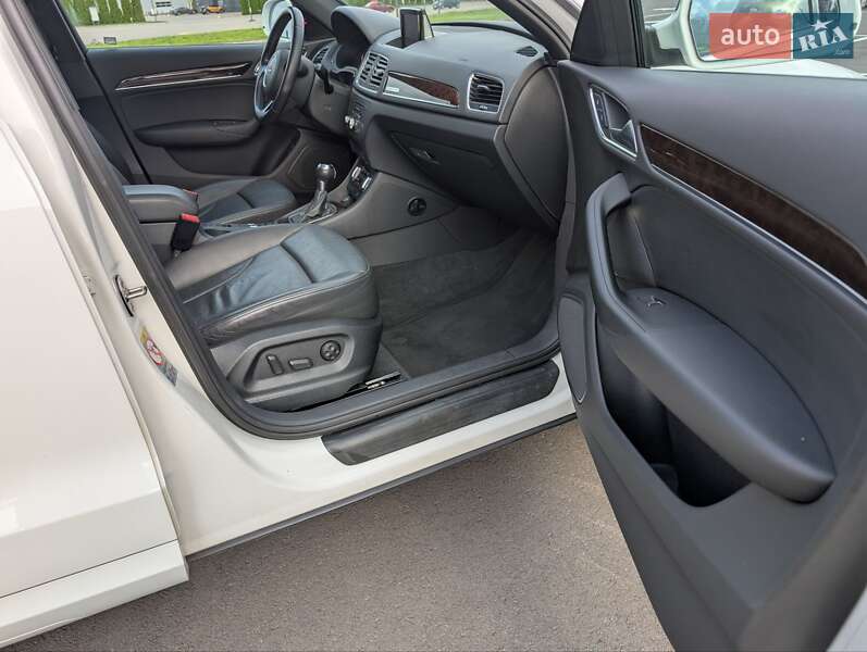 Внедорожник / Кроссовер Audi Q3 2015 в Киеве
