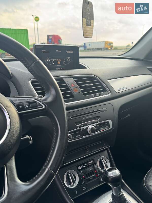 Позашляховик / Кросовер Audi Q3 2015 в Радивиліві