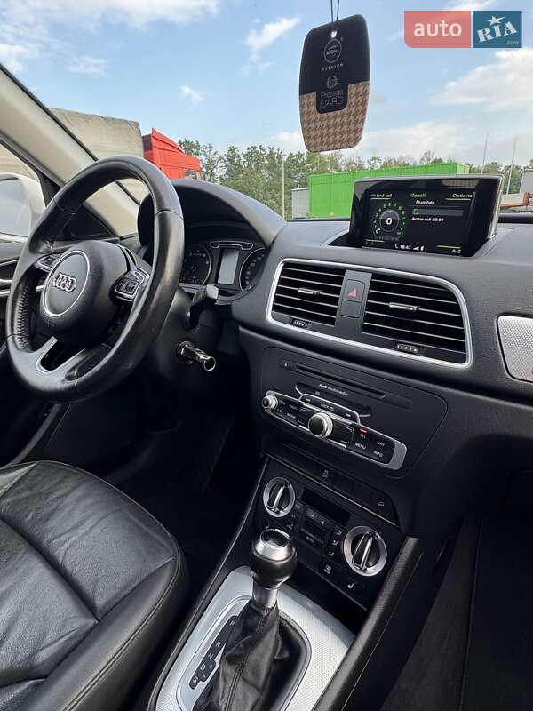 Позашляховик / Кросовер Audi Q3 2015 в Радивиліві