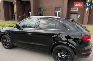 Позашляховик / Кросовер Audi Q3 2015 в 