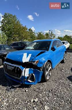 Внедорожник / Кроссовер Audi Q3 2020 в 