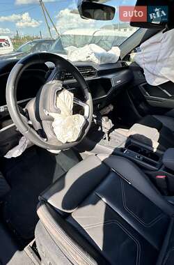 Внедорожник / Кроссовер Audi Q3 2020 в 