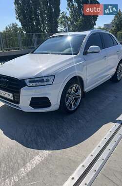 Внедорожник / Кроссовер Audi Q3 2017 в Киеве