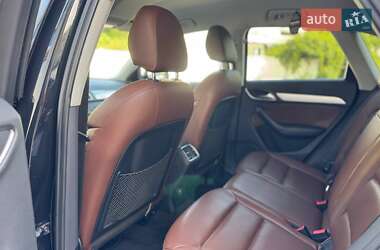 Внедорожник / Кроссовер Audi Q3 2015 в 