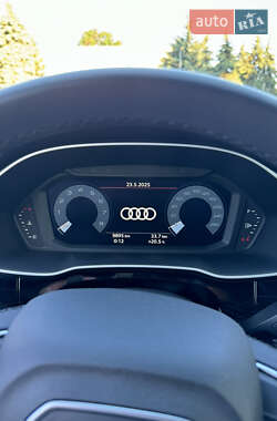 Позашляховик / Кросовер Audi Q3 2022 в 