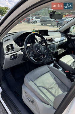 Внедорожник / Кроссовер Audi Q3 2016 в 