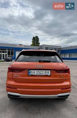 Позашляховик / Кросовер Audi Q3 2020 в 