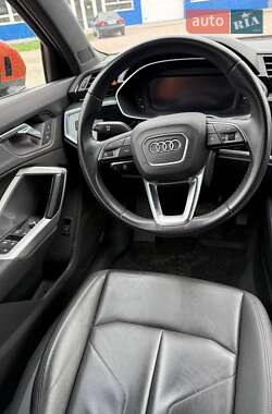 Позашляховик / Кросовер Audi Q3 2020 в 
