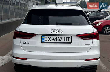 Внедорожник / Кроссовер Audi Q3 2021 в 